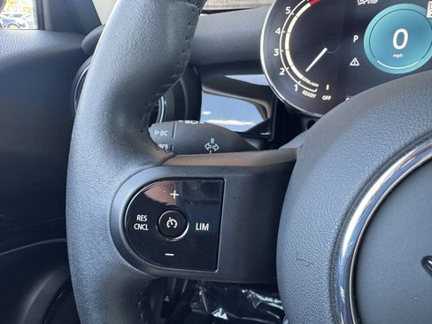 Used 2024 MINI Cooper 2-Door Hardtop image 28