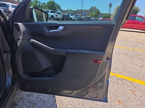 Used 2020 Ford Escape Titanium AWD/4WD image 13
