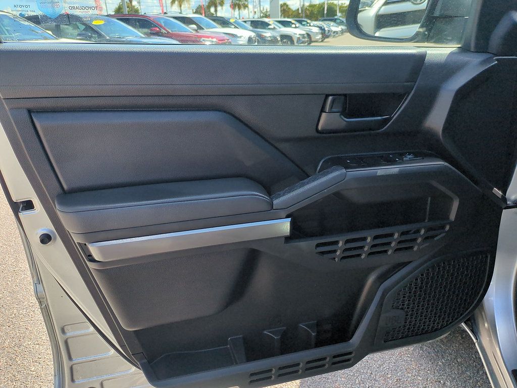 Certified 2024 Toyota Tacoma SR5 AWD/4WD image 12