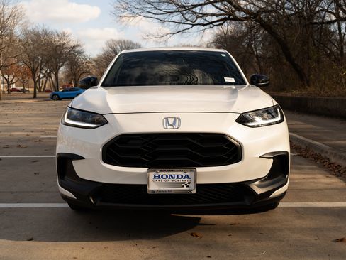 Used 2026 Honda HR-V Sport image 3