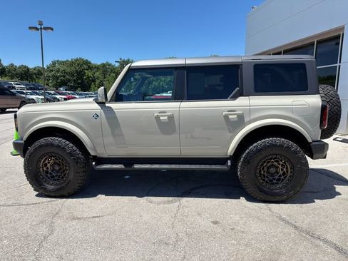 Used 2025 Ford Bronco Outer Banks AWD/4WD image 4