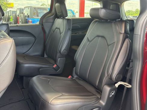 New 2026 Chrysler Voyager LX image 23