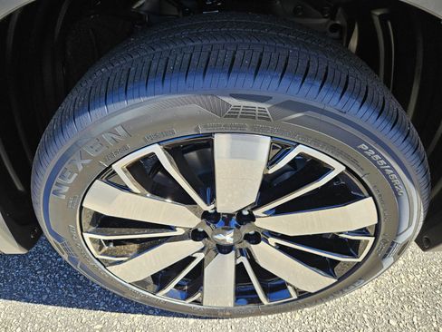 New 2025 Mitsubishi Outlander SE image 12