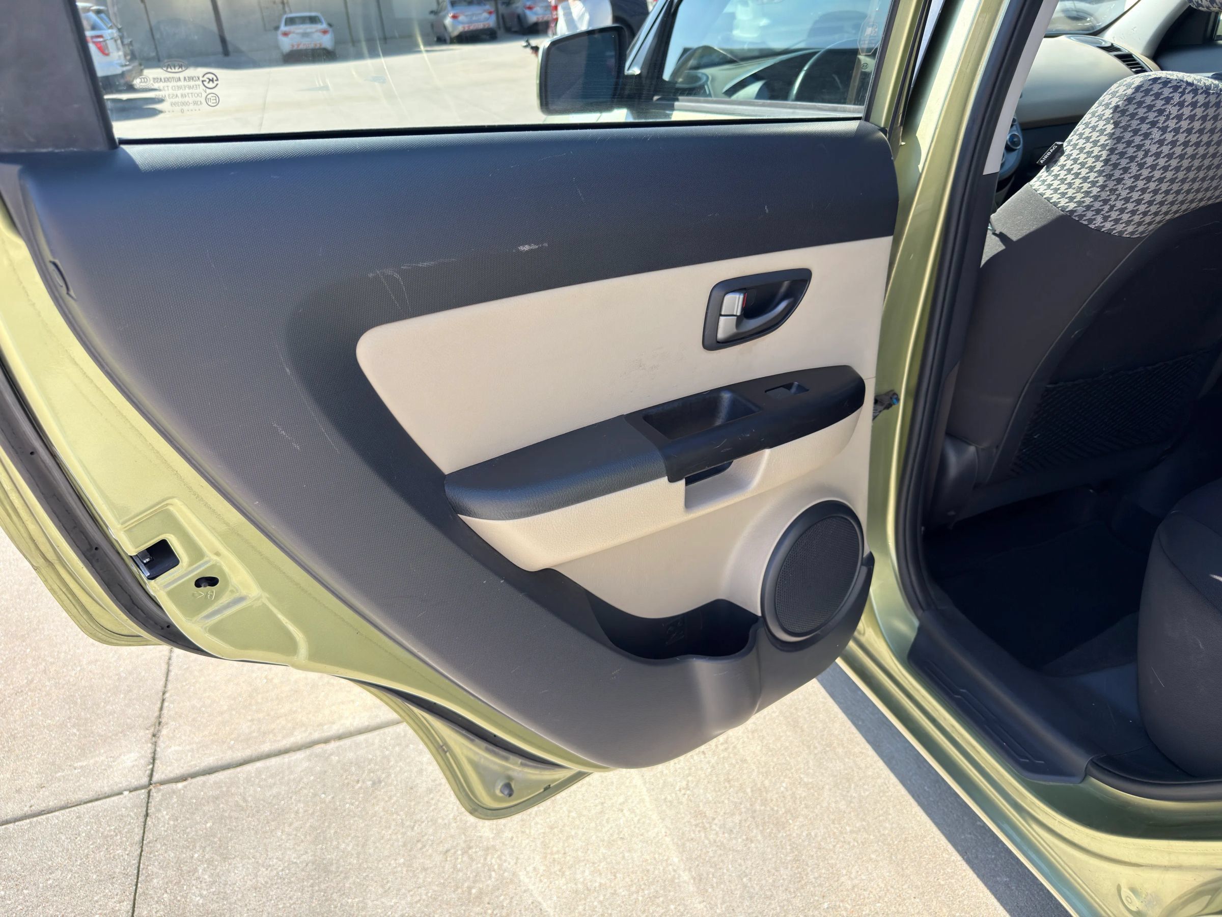 Used 2010 Kia Soul ! FWD image 23
