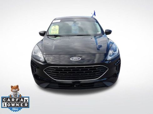 Certified 2021 Ford Escape SE w/ SE Sport Appearance Package image 2