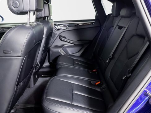 Used 2025 Porsche Macan image 9