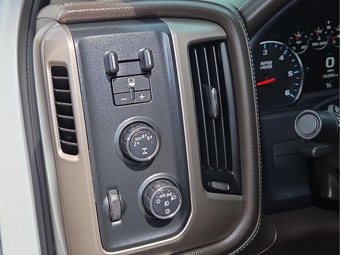 Used 2018 GMC Sierra 1500 Denali AWD/4WD image 11