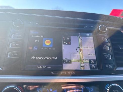 Used 2018 Toyota Highlander XLE image 36