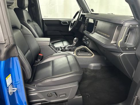 Used 2025 Ford Bronco Badlands AWD/4WD image 13