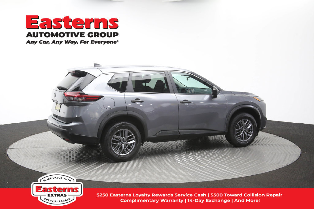 Used 2024 Nissan Rogue S AWD/4WD image 42