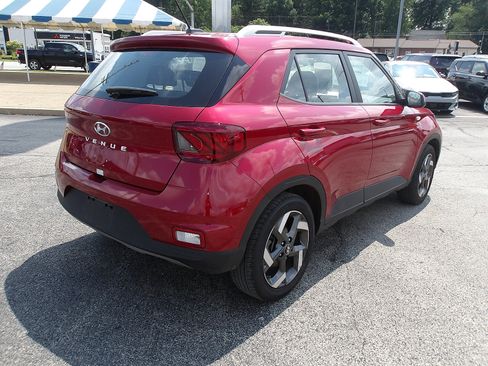 Certified 2025 Hyundai Venue Limited FWD image 7