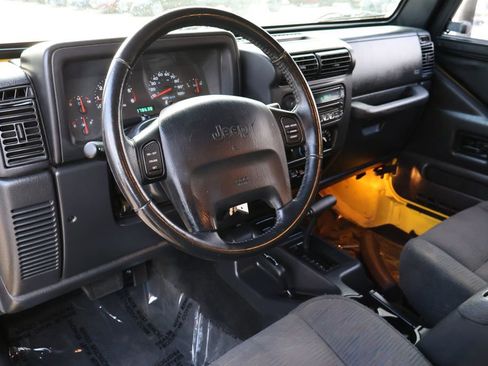 Used 2004 Jeep Wrangler Rubicon AWD/4WD image 14