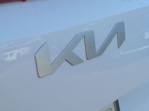 New 2026 Kia Carnival EX FWD image 30