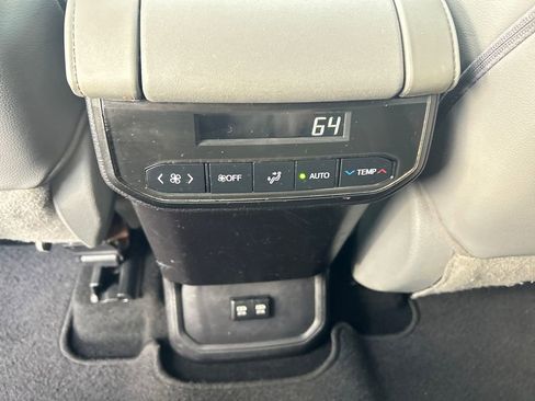 Used 2020 Toyota Highlander XLE image 63