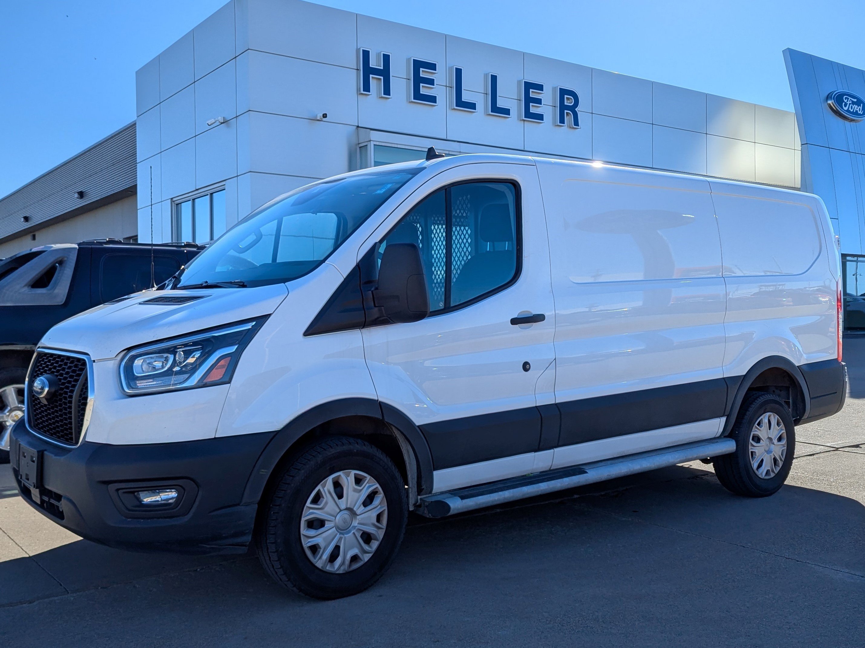 Used 2023 Ford Transit 250 Low Roof w/ Exterior Upgrade Package RWD image 3