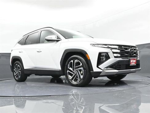 Used 2025 Hyundai Tucson Limited FWD image 25