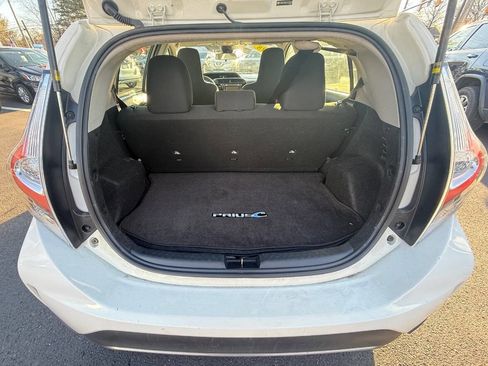 Used 2018 Toyota Prius C One image 19