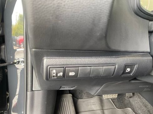 Certified 2025 Toyota Corolla LE AWD/4WD image 18