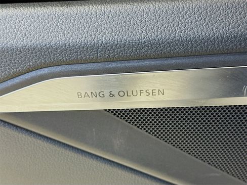 Certified 2023 Audi e-tron Premium Plus w/ Premium Plus Package image 19