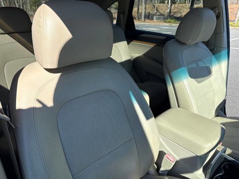 Used 2012 Hyundai Veracruz Limited image 22