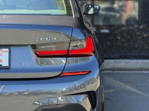 Used 2022 BMW 330i xDrive Sedan w/ M Sport Package image 16