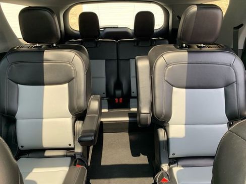 Used 2023 Ford Explorer XLT w/ Equipment Group 202A image 38