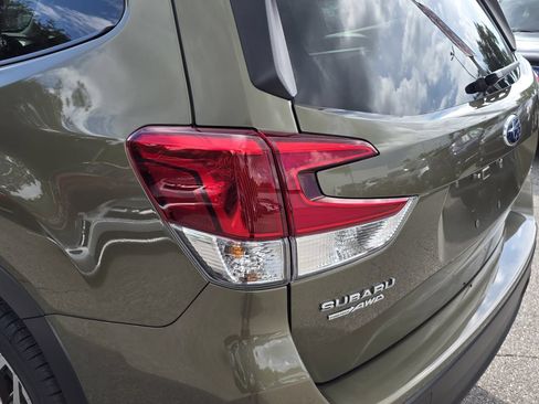 Certified 2023 Subaru Forester Premium AWD/4WD image 7