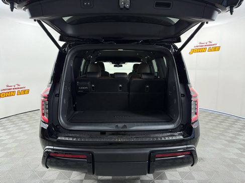 New 2026 Nissan Armada SL w/ Captain's Chari Seat Package AWD/4WD image 5