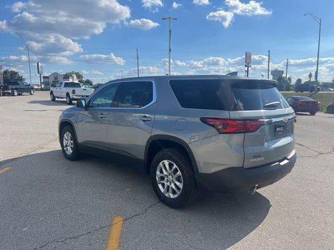 Used 2023 Chevrolet Traverse LS image 5