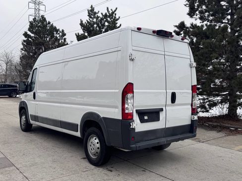 Used 2017 RAM ProMaster 2500 w/ Interior Convenience Group image 3