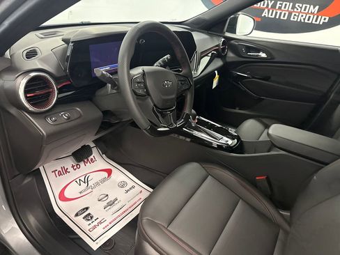 New 2026 Chevrolet Trax RS w/ Sunroof Package FWD image 9