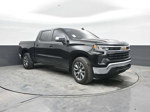 Used 2024 Chevrolet Silverado 1500 LT AWD/4WD image 7