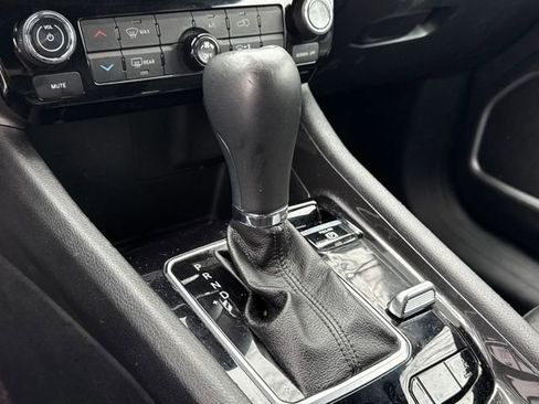 Used 2024 Jeep Compass Latitude image 15