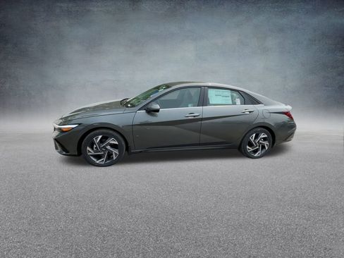 New 2025 Hyundai Elantra Limited image 10