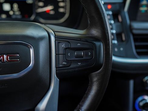 Used 2021 GMC Yukon SLT w/ SLT Premium Package image 31