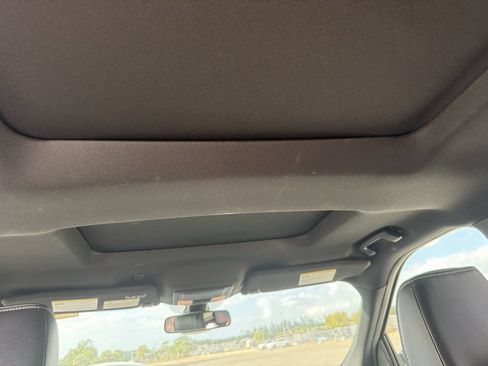 Used 2019 Ford Explorer Platinum image 10