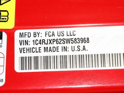 Used 2025 Jeep Wrangler Unlimited Sahara image 38