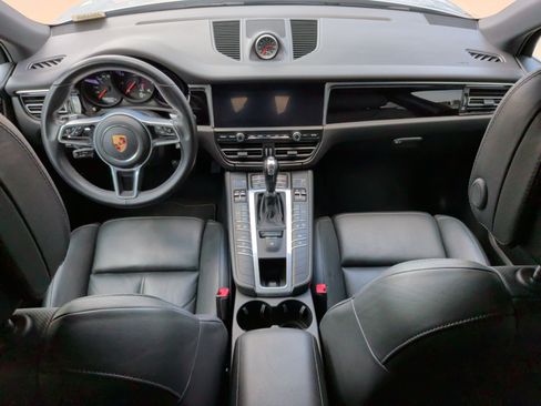Used 2020 Porsche Macan AWD/4WD image 32