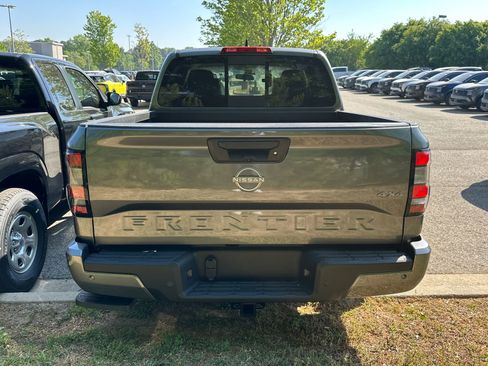New 2026 Nissan Frontier SV w/ All-Weather Content Package AWD/4WD image 4