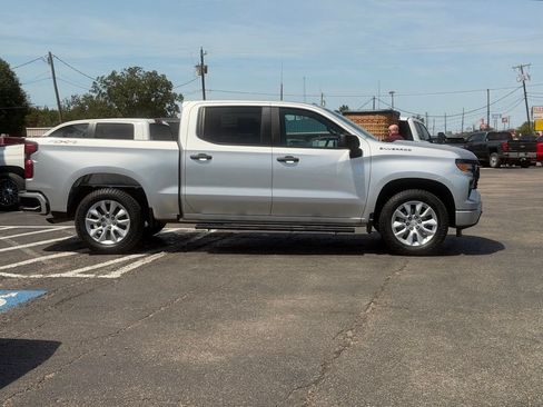 Used 2022 Chevrolet Silverado 1500 Custom AWD/4WD image 4