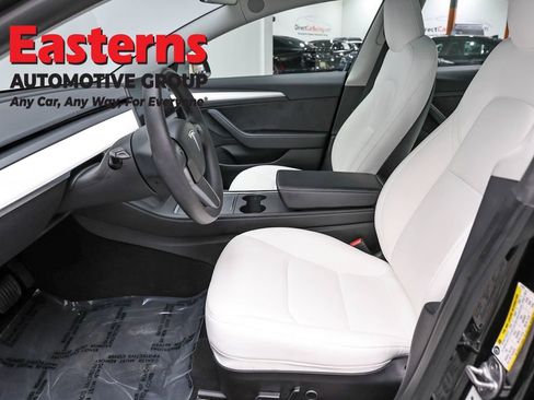Used 2023 Tesla Model 3 Standard Range image 14