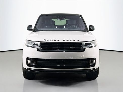Used 2023 Land Rover Range Rover SV image 2