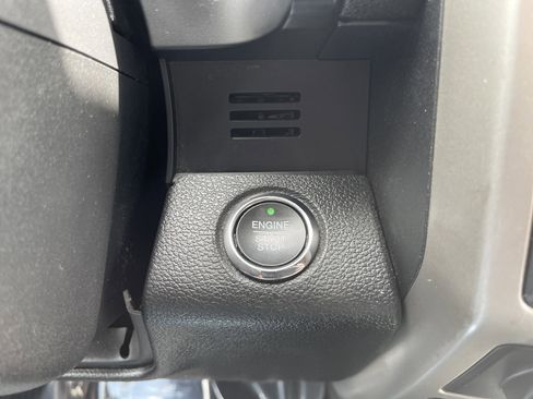 Used 2019 Ford F150 Lariat RWD image 23