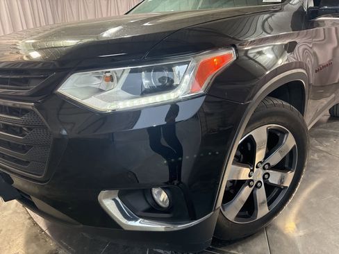 Used 2019 Chevrolet Traverse LT w/ LT Premium Package image 11