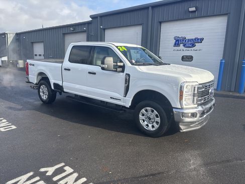Used 2024 Ford F250 XLT image 1