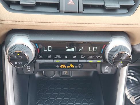 Used 2025 Toyota RAV4 XLE w/ Convenience Package image 14