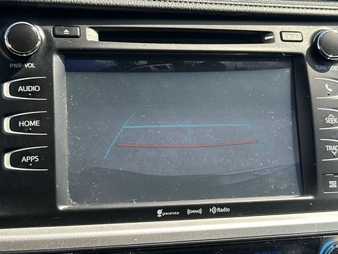 Used 2019 Toyota Highlander XLE FWD image 27