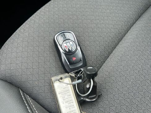 Used 2025 Buick Encore GX Preferred image 21