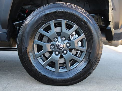 Used 2025 Toyota 4Runner SR5 image 23