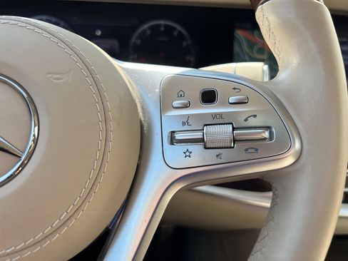 Used 2019 Mercedes-Benz S 560 Sedan image 20